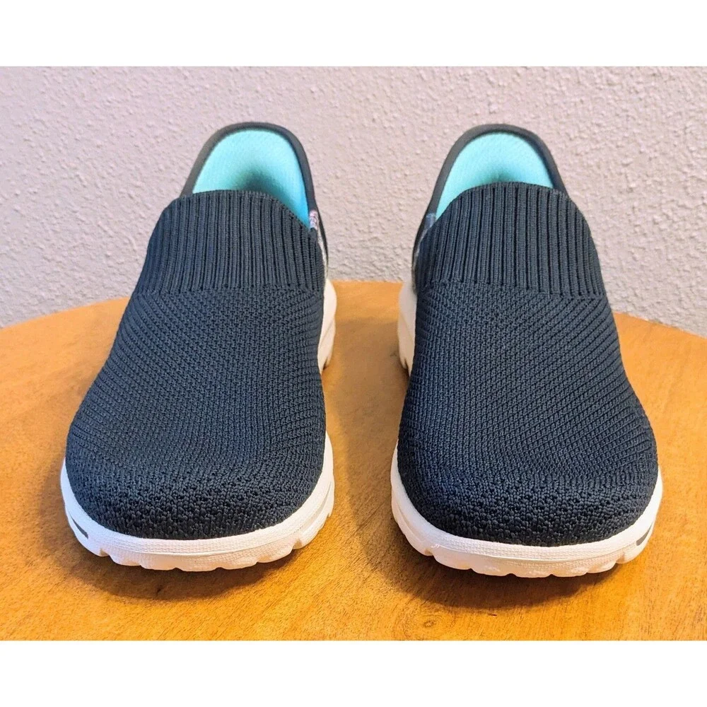 Skechers go walk